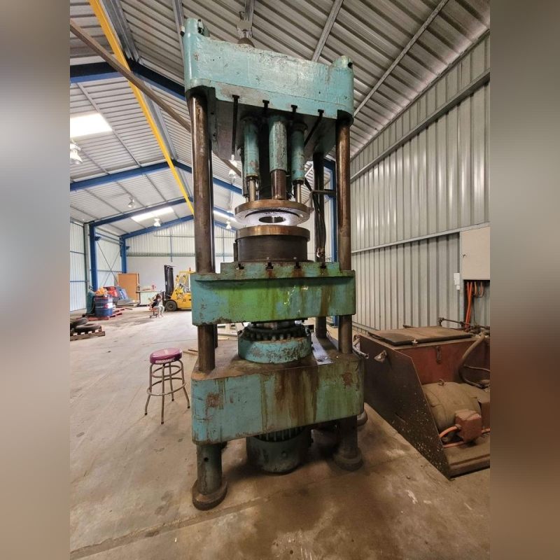 Used Hydraulic Power Press 300 Tonne